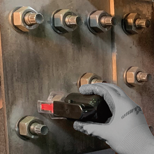 Marking bolts with red ink using Boltline.