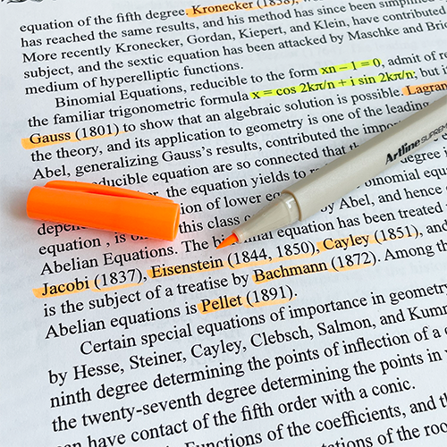 Artline SUPREME Brush Pen can be used for highlighting documents.