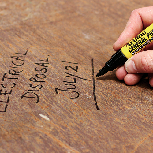 Writing on metal with the GENERAL PURPOSE MARKER.