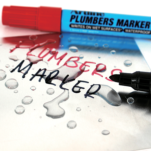 Writing on a wet metal surface with the PLUMBERS MARKER.
